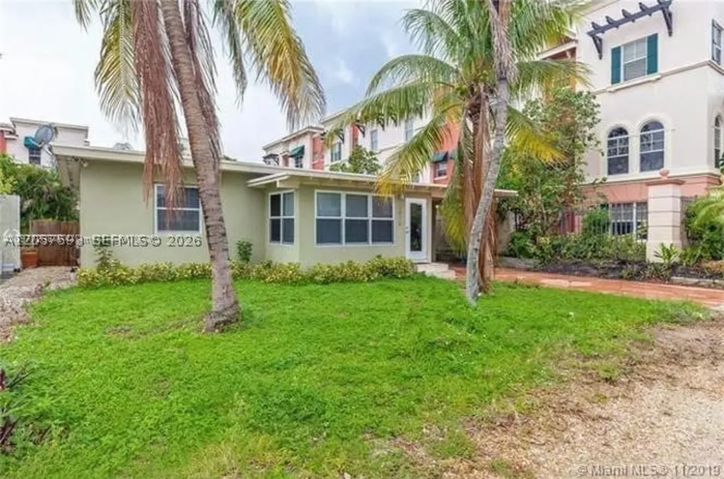 1025 NE 17th Way Fort Lauderdale FL 33304