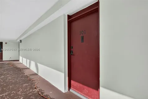 3301 N Country Club Drive Aventura FL 33180