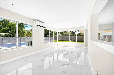 5715 Jackson Street Hollywood FL 33023