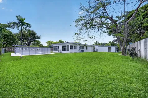 5715 Jackson Street Hollywood FL 33023