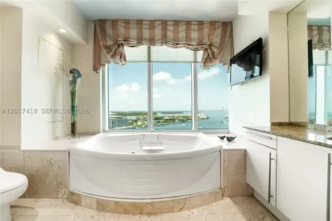 1000 S Pointe Drive Miami Beach FL 33139