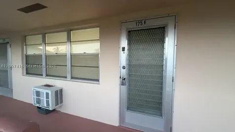 125 Canterbury E West Palm Beach FL 33417