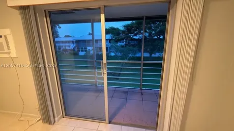 125 Canterbury E West Palm Beach FL 33417