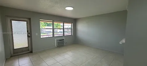 125 Canterbury E West Palm Beach FL 33417