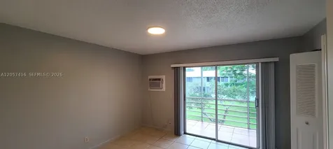125 Canterbury E West Palm Beach FL 33417