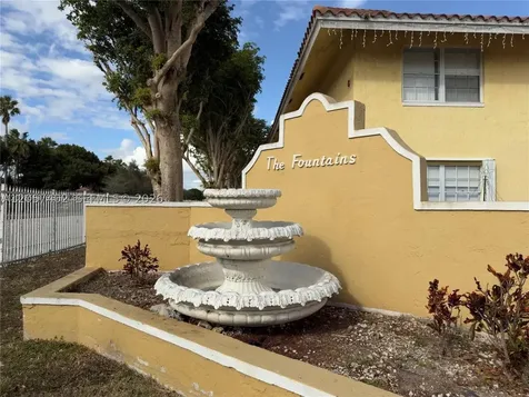 15635 SW 74 Circle Miami FL 33193