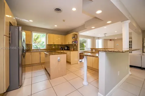 9520 E Broadview Drive Bay Harbor Islands FL 33154