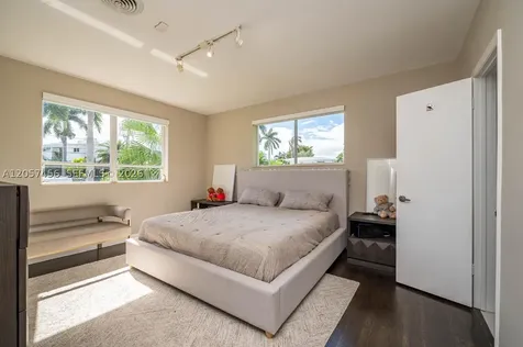 9520 E Broadview Drive Bay Harbor Islands FL 33154