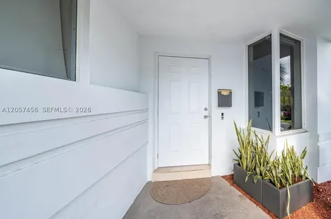 9520 E Broadview Drive Bay Harbor Islands FL 33154