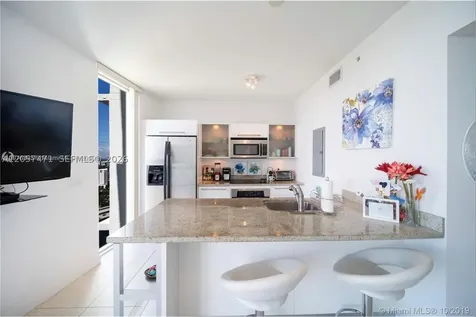 185 SW 7th Street Miami FL 33130