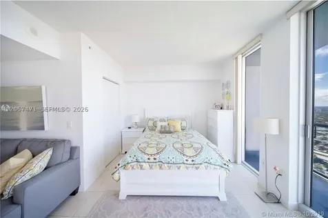 185 SW 7th Street Miami FL 33130