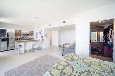 185 SW 7th Street Miami FL 33130