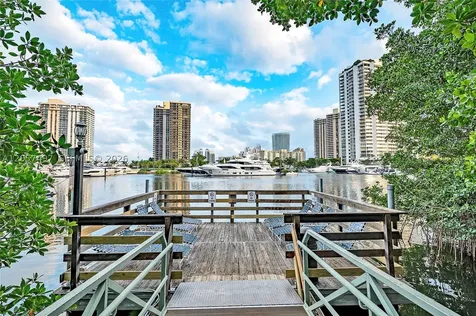19501 E Country Club Drive Aventura FL 33180