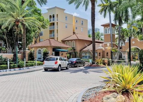 19501 E Country Club Drive Aventura FL 33180