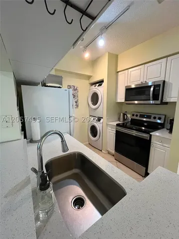 17145 N Bay Road Sunny Isles Beach FL 33160