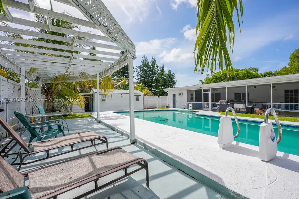 5001 Madison Street Hollywood FL 33021