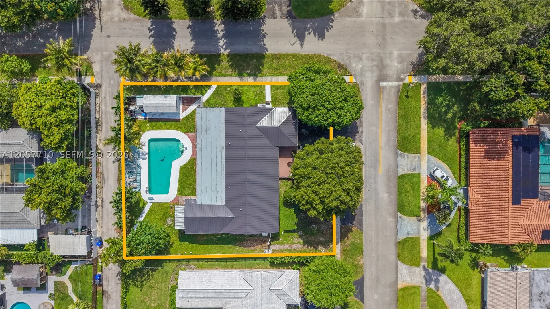 5001 Madison Street Hollywood FL 33021