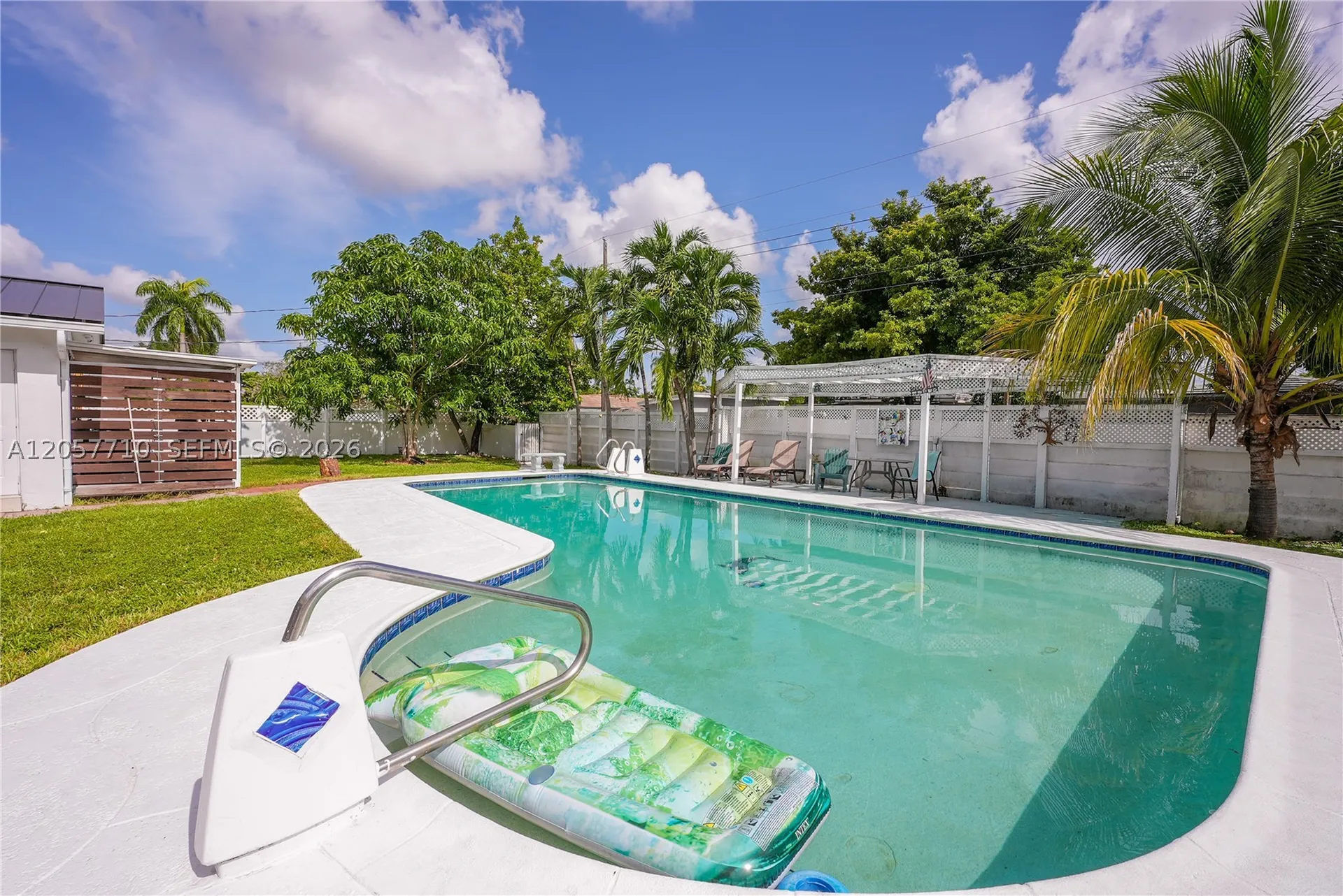 5001 Madison Street Hollywood FL 33021