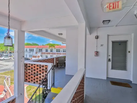 22 SE 3rd Terrace Dania Beach FL 33004