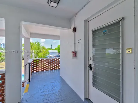 22 SE 3rd Terrace Dania Beach FL 33004