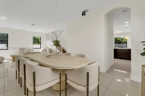 10204 NW 86th Street Doral FL 33178