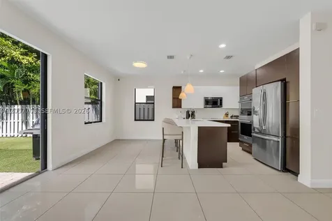 10204 NW 86th Street Doral FL 33178