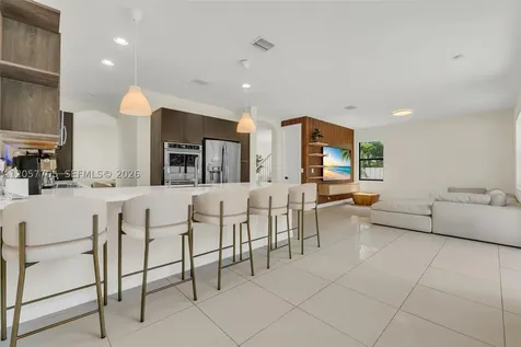 10204 NW 86th Street Doral FL 33178