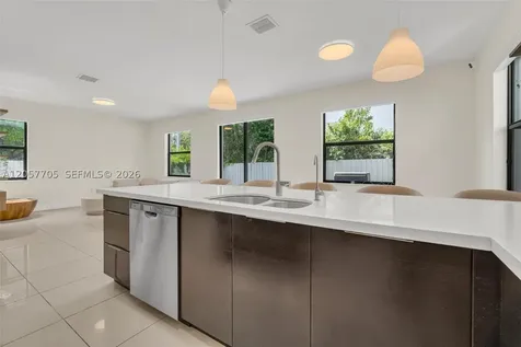 10204 NW 86th Street Doral FL 33178