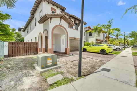 10204 NW 86th Street Doral FL 33178