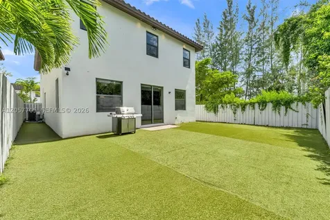 10204 NW 86th Street Doral FL 33178