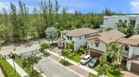 10204 NW 86th Street Doral FL 33178
