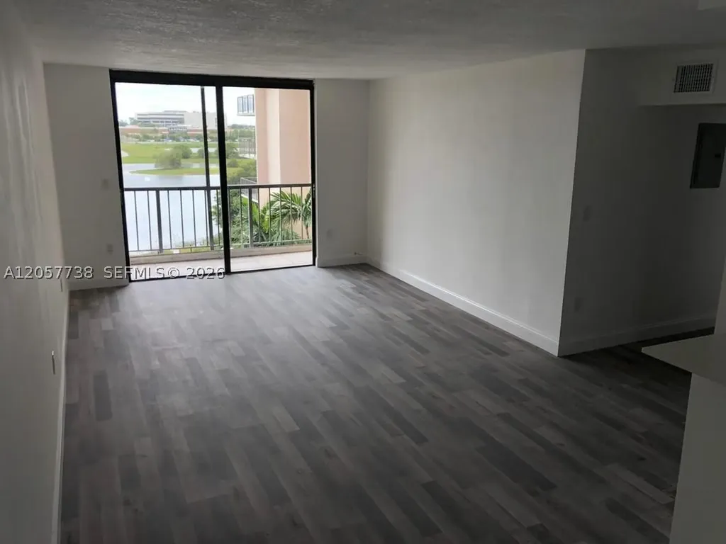 9682 Fontainebleau Boulevard Miami FL 33172