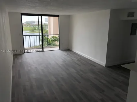 9682 Fontainebleau Boulevard Miami FL 33172