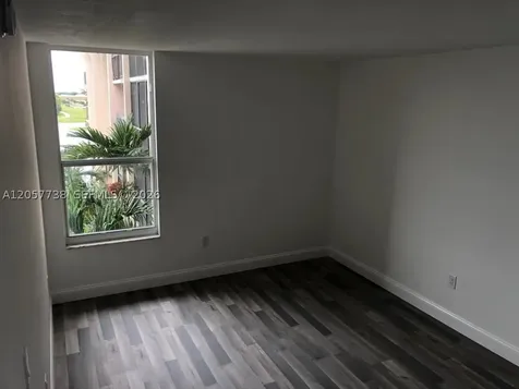 9682 Fontainebleau Boulevard Miami FL 33172