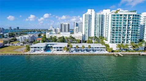 7927 East Drive North Bay Village FL 33141