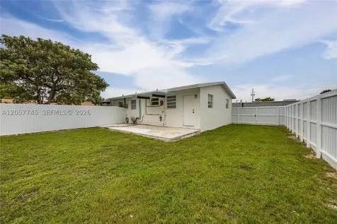 10521 SW 184th Street Cutler Bay FL 33157