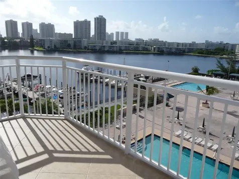 18071 Biscayne Boulevard Aventura FL 33160