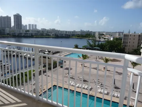 18071 Biscayne Boulevard Aventura FL 33160