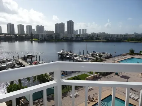 18071 Biscayne Boulevard Aventura FL 33160
