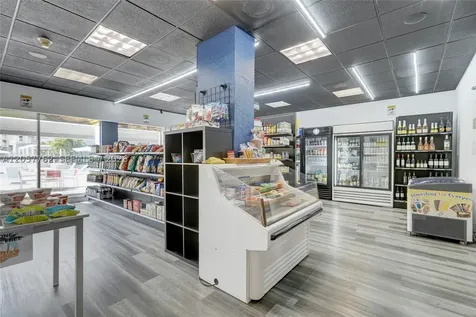 18071 Biscayne Boulevard Aventura FL 33160