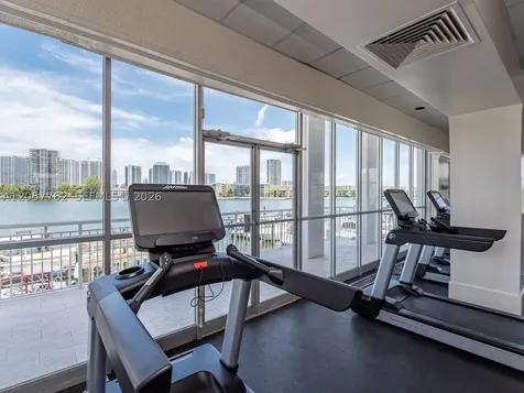 18071 Biscayne Boulevard Aventura FL 33160