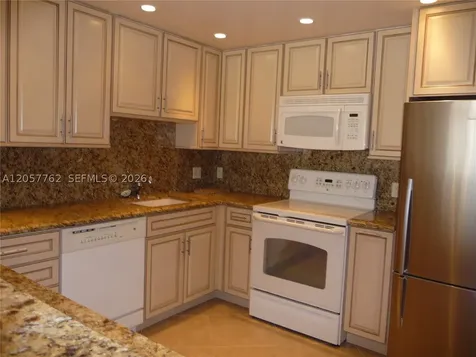 18071 Biscayne Boulevard Aventura FL 33160