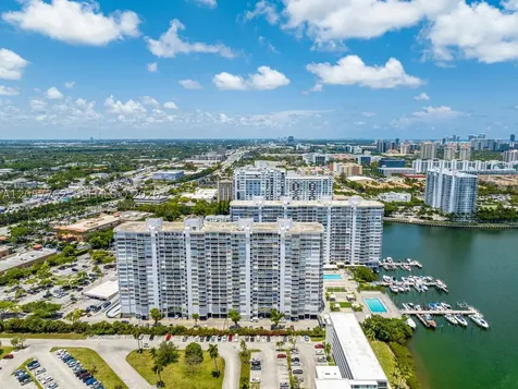 18071 Biscayne Boulevard Aventura FL 33160