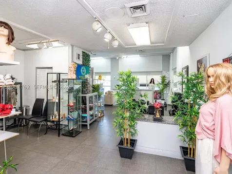 18071 Biscayne Boulevard Aventura FL 33160