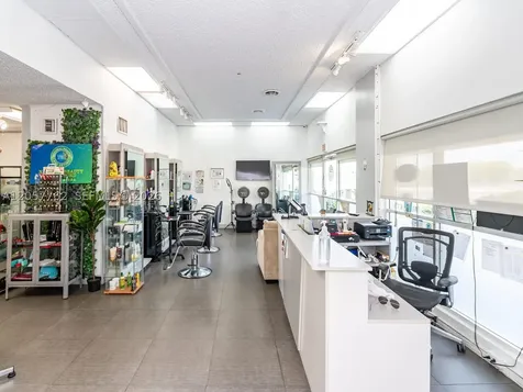 18071 Biscayne Boulevard Aventura FL 33160