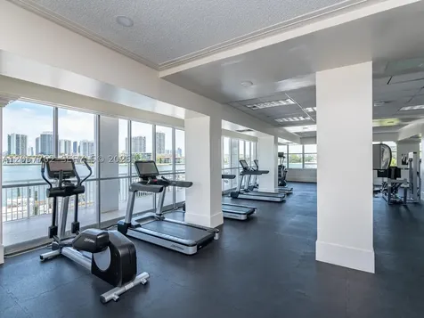 18071 Biscayne Boulevard Aventura FL 33160
