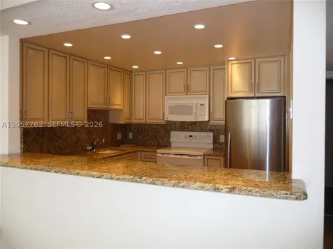 18071 Biscayne Boulevard Aventura FL 33160