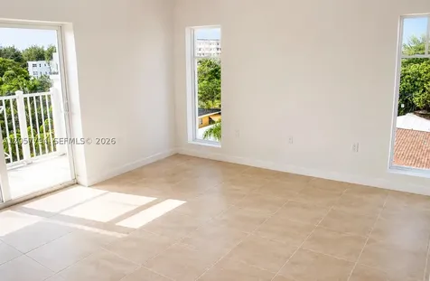 1931 NE 2nd Street Deerfield Beach FL 33441