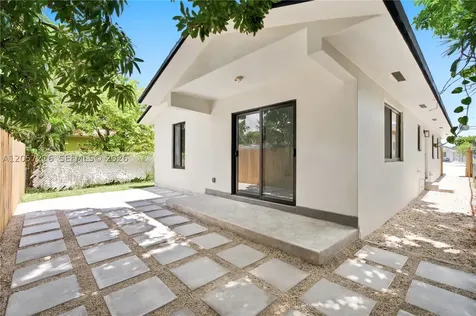 3461 SW 24th Street Miami FL 33145