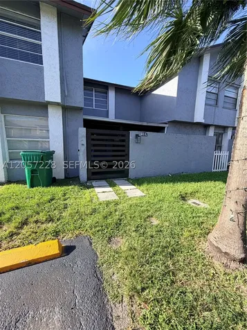 8187 Samari Lakes Drive Hialeah Gardens FL 33016